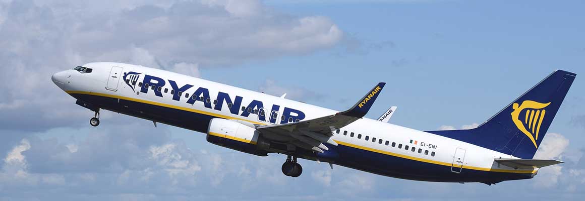 Ryanair vliegtuig in de lucht